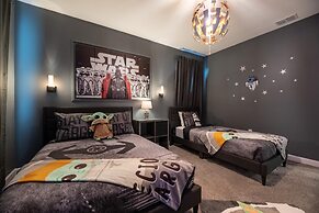 5BR Themed Home - Private Pool Prime Location