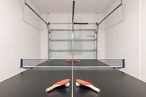 5BR Themed Home - Private Pool Prime Location