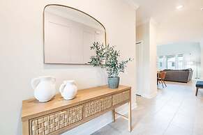 5BR Themed Home - Private Pool Prime Location