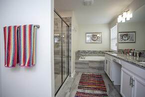 6BR Home Prime Location