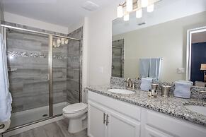 6BR Home Prime Location