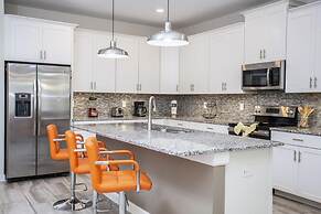 6BR Home Prime Location