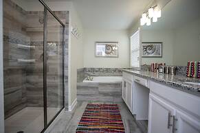 6BR Home Prime Location