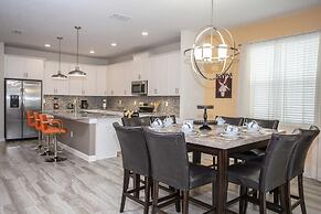 6BR Home Prime Location