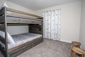 6BR Home Prime Location