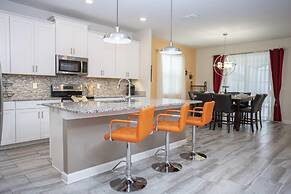 6BR Home Prime Location