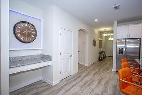 6BR Home Prime Location