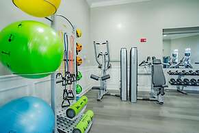 Central Elegance-spacious Beautifully Decor Condo