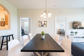 Central Elegance-spacious Beautifully Decor Condo