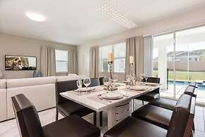 Private Pool Modern Elegance Ideal Locale