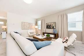 Private Pool Modern Elegance Ideal Locale