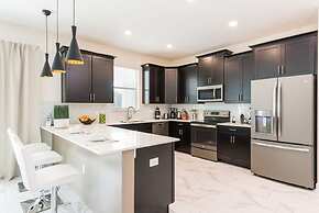 Private Pool Modern Elegance Ideal Locale