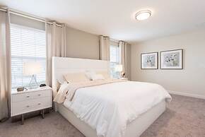 Private Pool Modern Elegance Ideal Locale