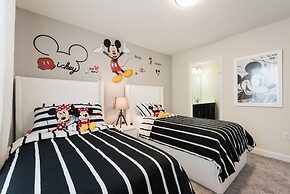 Private Pool Modern Elegance Ideal Locale