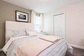 Private Pool Modern Elegance Ideal Locale