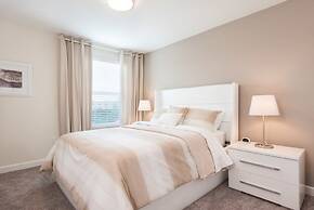 Private Pool Modern Elegance Ideal Locale