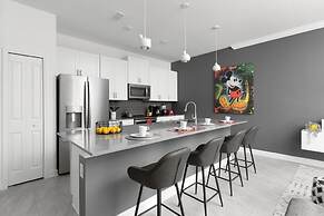 Charming Mickey-themed Home Prime Location