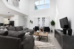 Chic Spacious Best Vacation Home