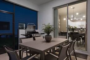 Chic Luxury Haven - Unforgettable Retreat