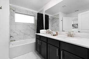 Chic Modern Home- Mickey Star Wars Magic