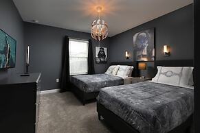 Chic Modern Home- Mickey Star Wars Magic