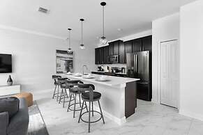 Chic Modern Home- Mickey Star Wars Magic