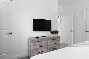 Chic Modern Home- Mickey Star Wars Magic