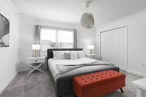 Chic Modern Home- Mickey Star Wars Magic