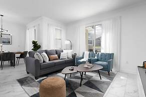 Chic Modern Home- Mickey Star Wars Magic