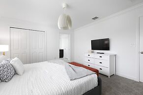 Chic Modern Home- Mickey Star Wars Magic