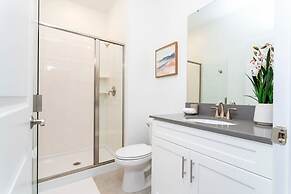 Chic Modern Marvel-spacious Themed Bedrooms Private Pool