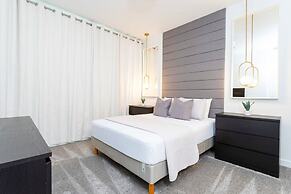 Chic Modern Marvel-spacious Themed Bedrooms Private Pool