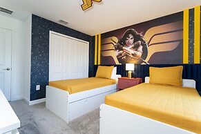 Chic Modern Marvel-spacious Themed Bedrooms Private Pool