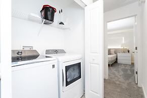 Chic Modern Marvel-spacious Themed Bedrooms Private Pool