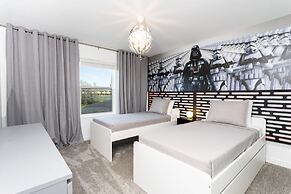 Chic Modern Marvel-spacious Themed Bedrooms Private Pool