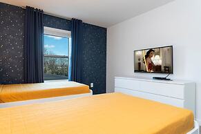 Chic Modern Marvel-spacious Themed Bedrooms Private Pool