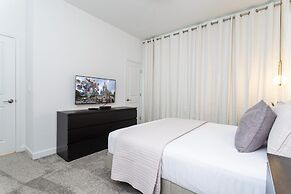 Chic Modern Marvel-spacious Themed Bedrooms Private Pool