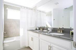 Comfy Themed Home Private Pool Prime Location