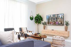 Comfy Themed Home Private Pool Prime Location