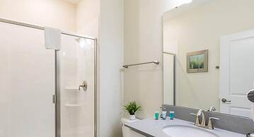 Comfy Home Ideal Location