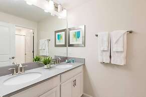 Comfy Home Ideal Location