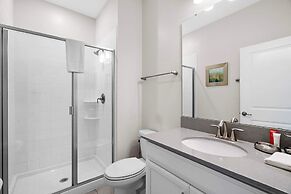 Comfy Home Ideal Location