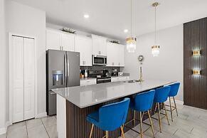 Comfy Home Ideal Location