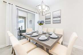 Chic Spacious With Private Pool Ideal Location