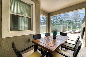 Chic Spacious With Private Pool Ideal Location