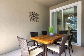 Chic Spacious With Private Pool Ideal Location