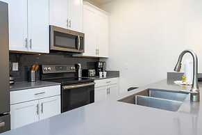 Cozy Getaways - Spacious Ideal Location