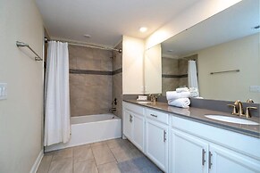 Cozy Getaways - Spacious Ideal Location