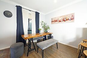 Self-contained Retreat 3BR WiFi Parking