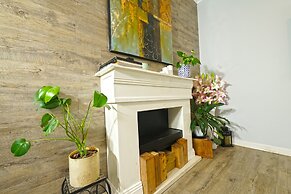 Self-contained Retreat 3BR WiFi Parking